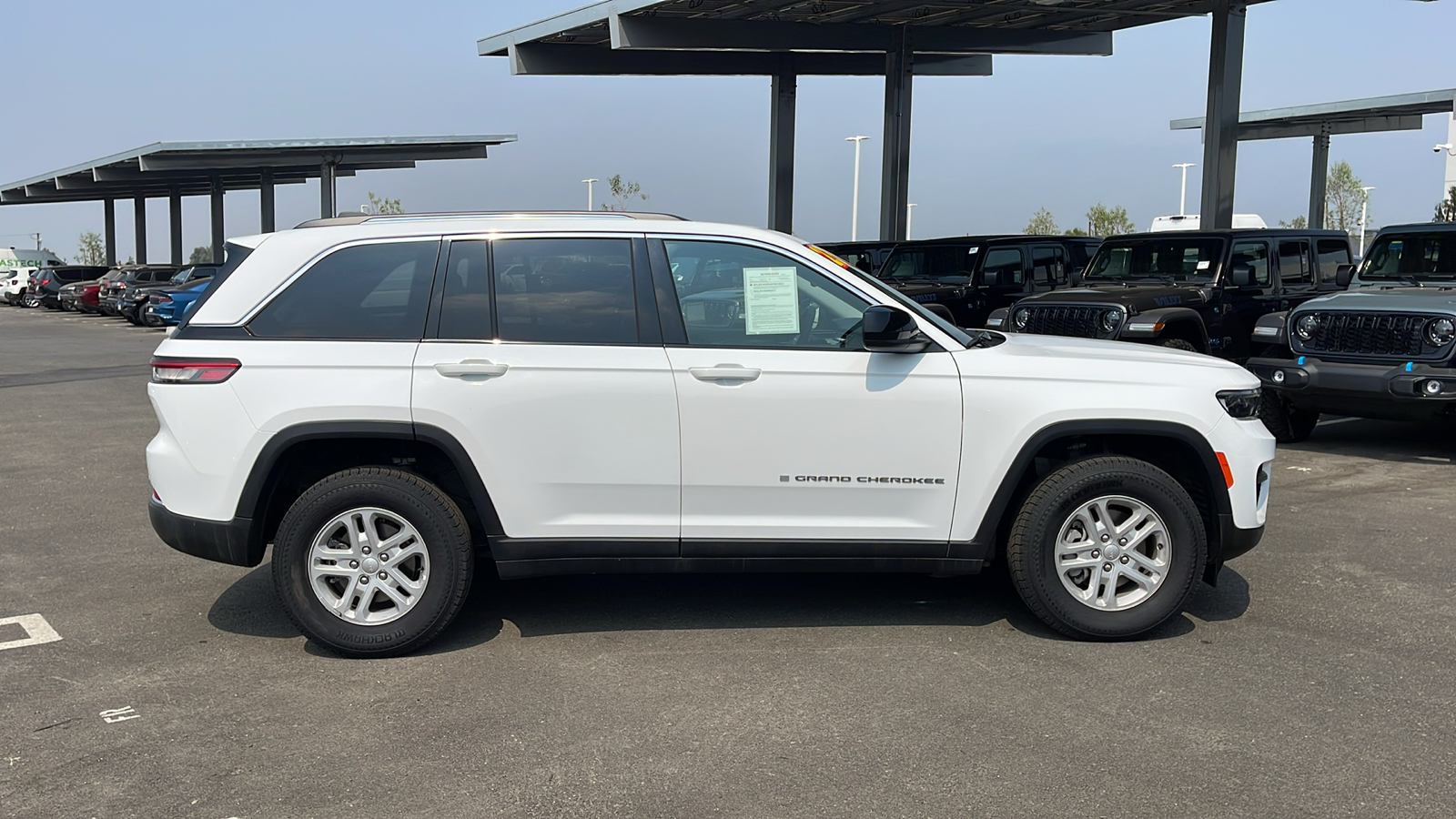 2023 Jeep Grand Cherokee Laredo 6