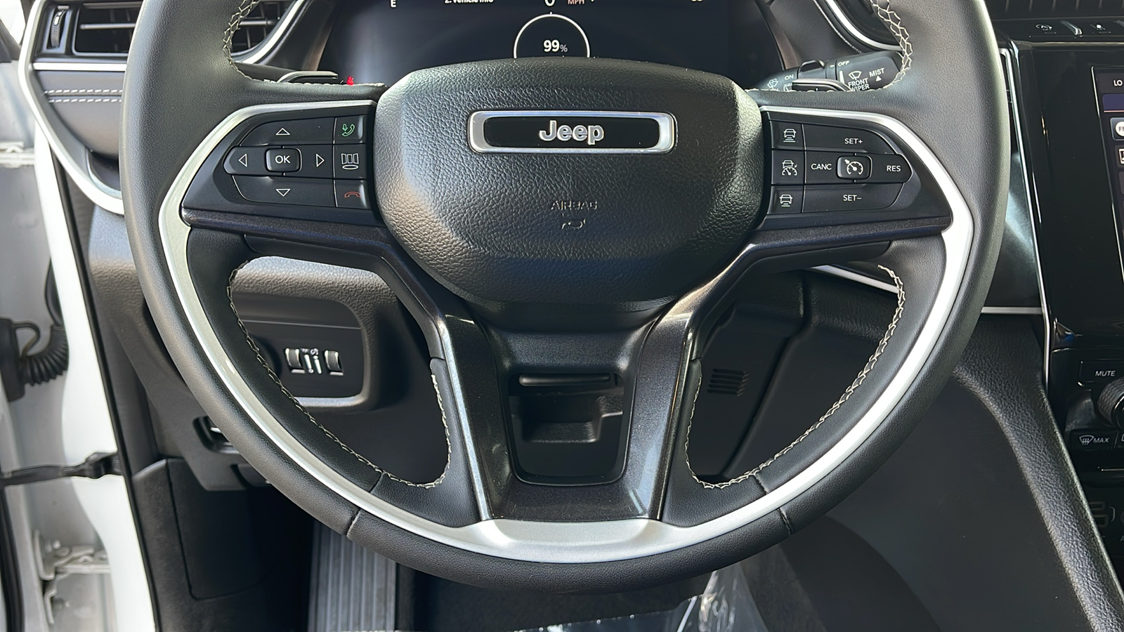 2023 Jeep Grand Cherokee Laredo 20