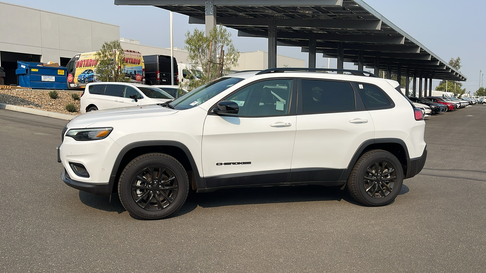 2023 Jeep Cherokee Altitude Lux 2