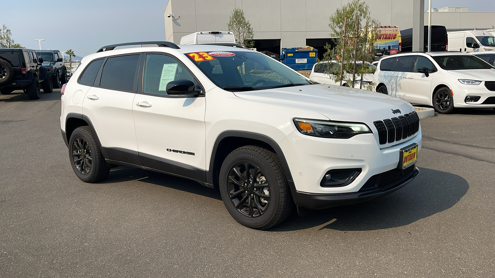 2023 Jeep Cherokee Altitude Lux 7