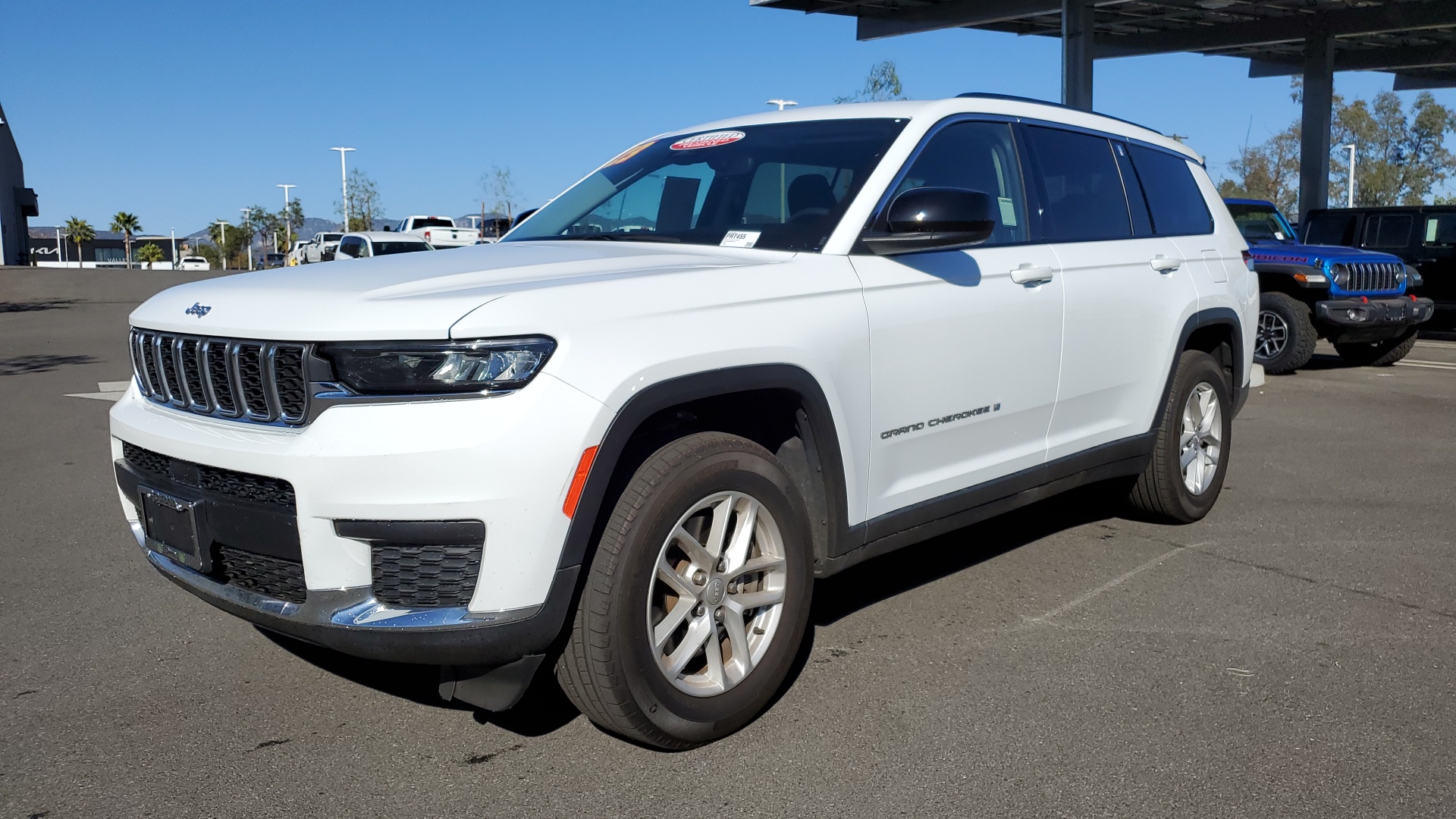 2023 Jeep Grand Cherokee L Laredo 1