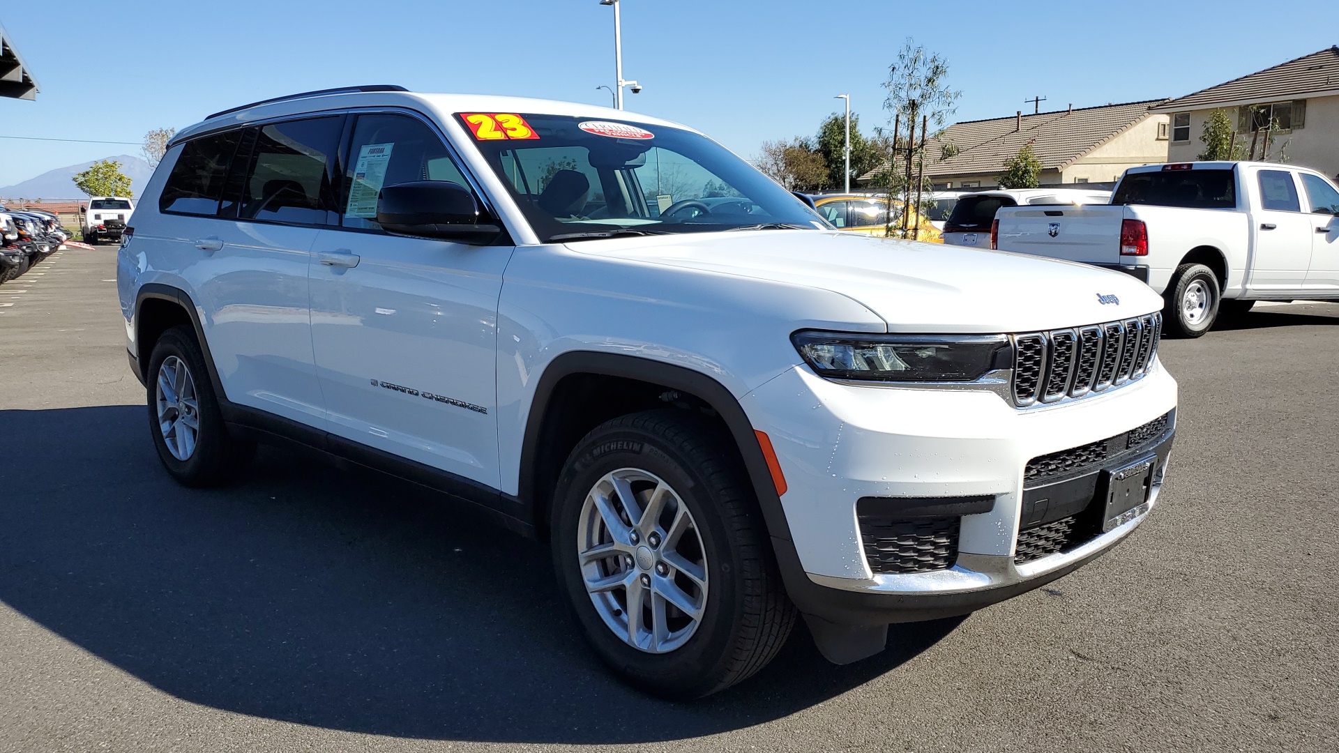 2023 Jeep Grand Cherokee L Laredo 7