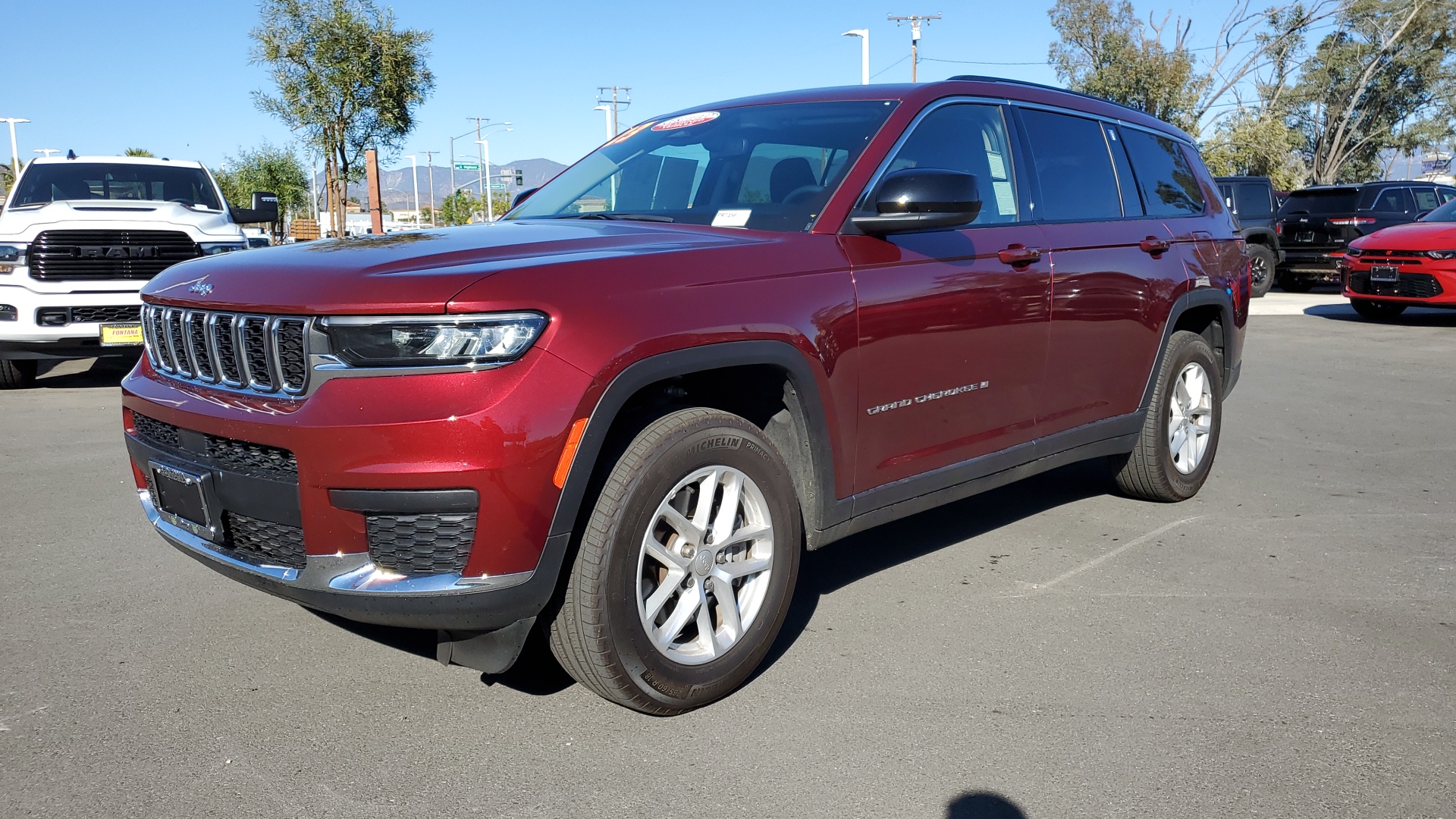 2023 Jeep Grand Cherokee L Laredo 1