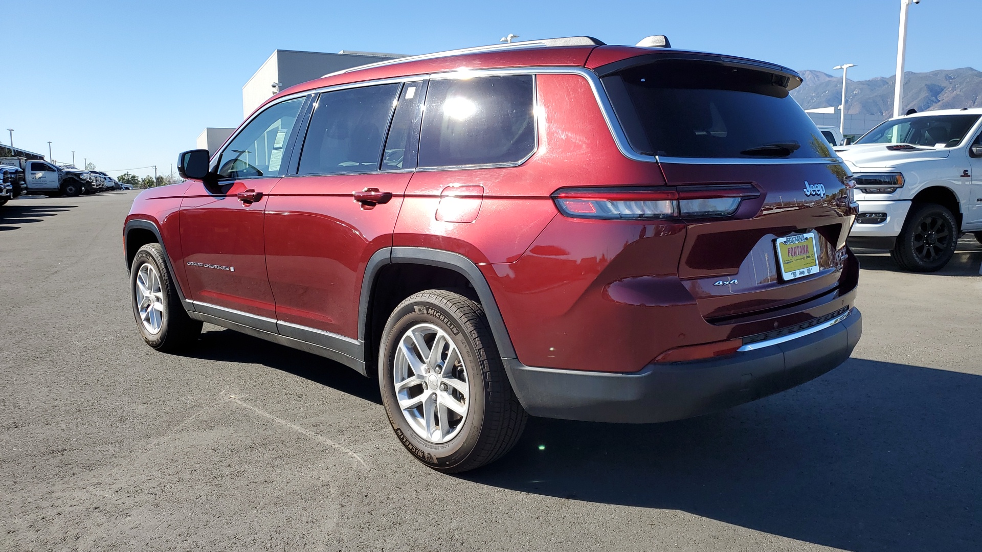 2023 Jeep Grand Cherokee L Laredo 3