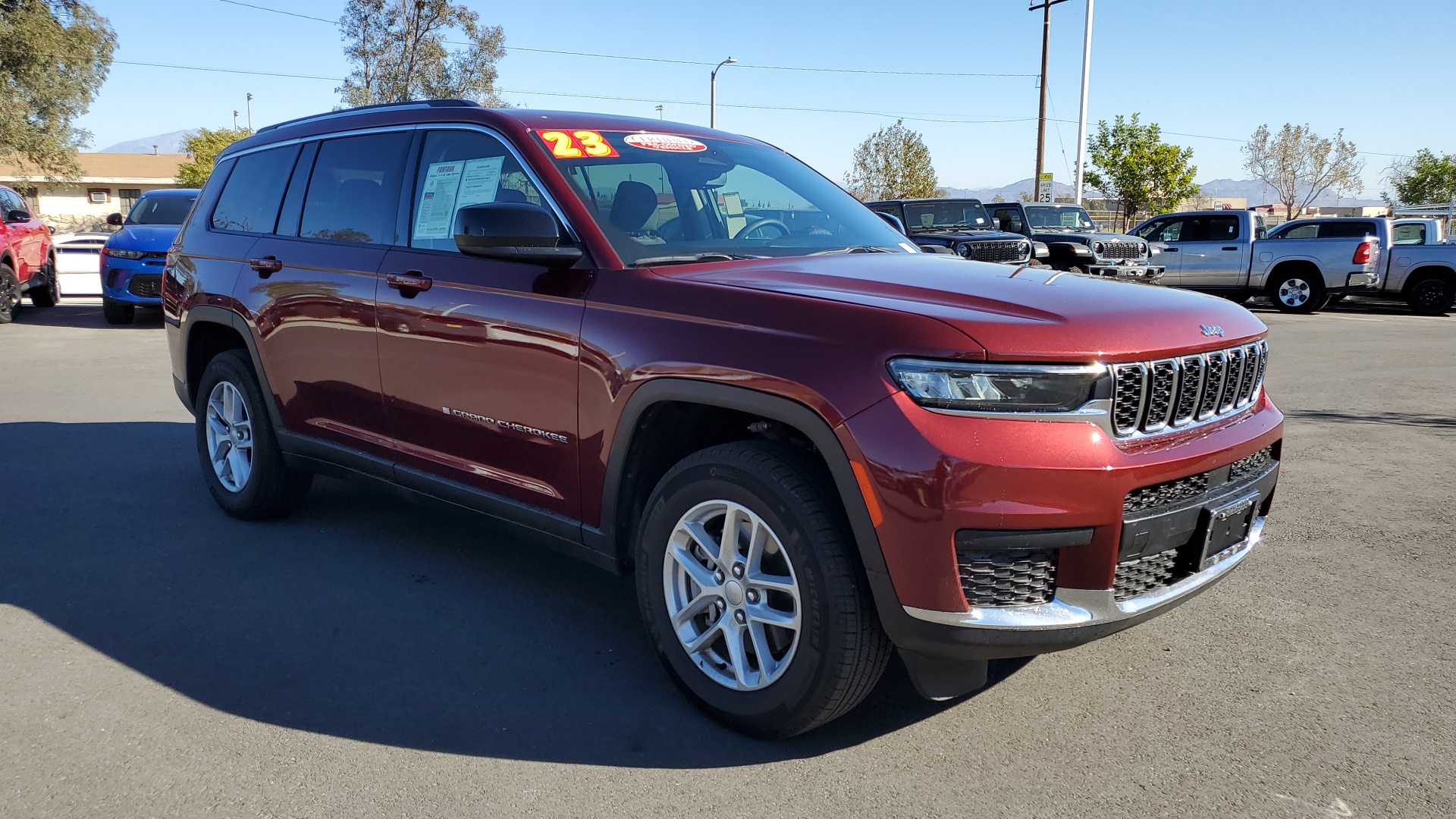 2023 Jeep Grand Cherokee L Laredo 7