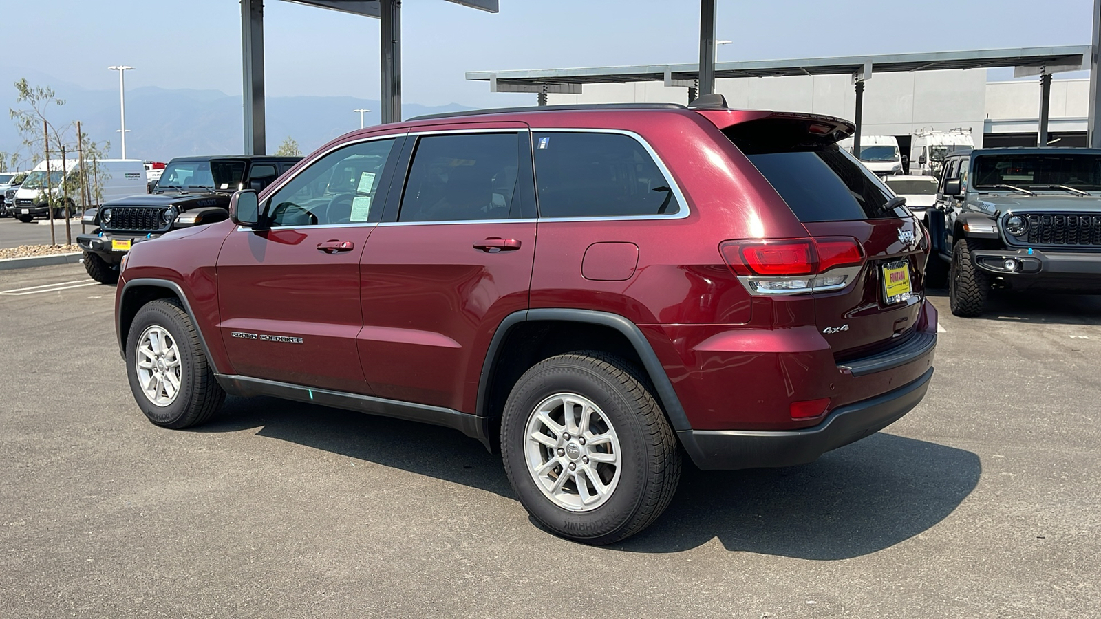 2020 Jeep Grand Cherokee Laredo 3