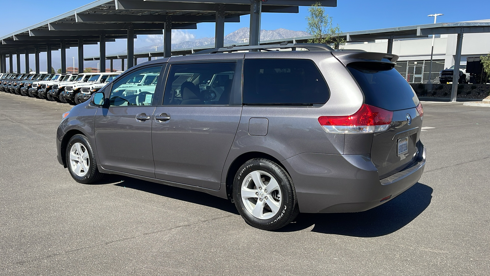 2011 Toyota Sienna LE 3