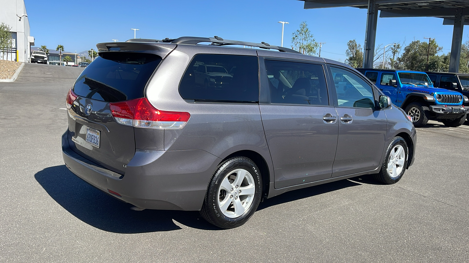 2011 Toyota Sienna LE 5