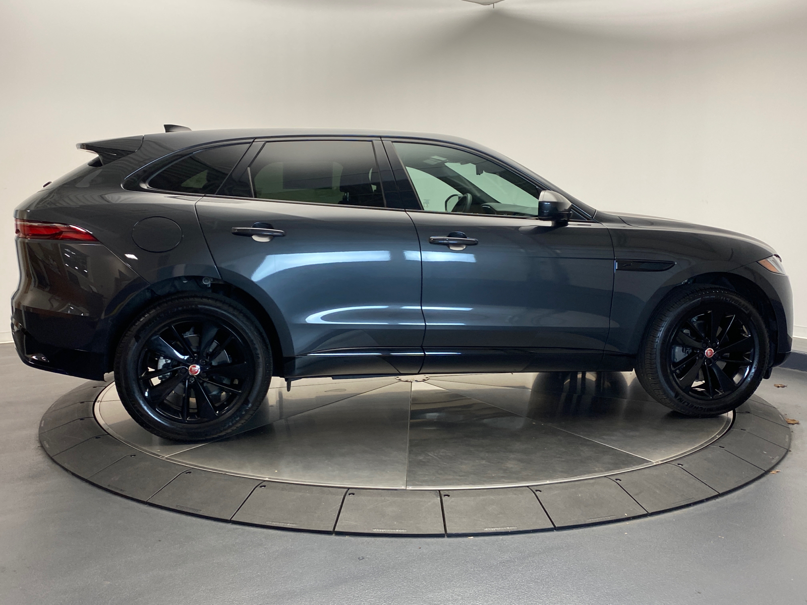 2022 Jaguar F-PACE P250 S 8