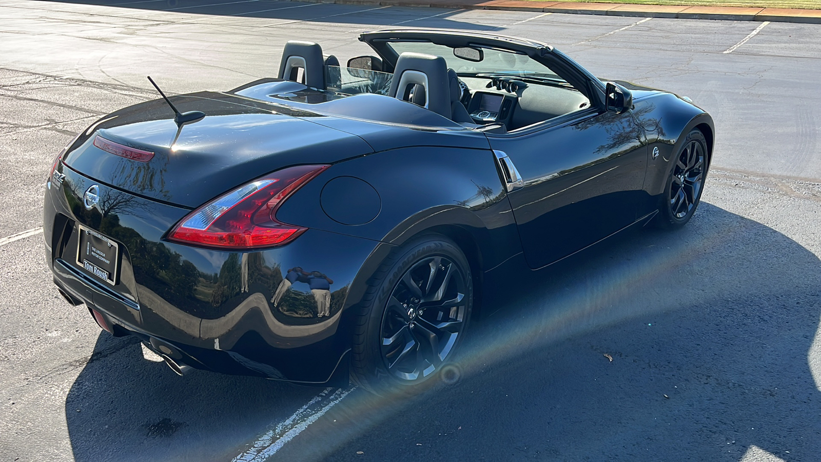 2019 Nissan 370Z Touring 28