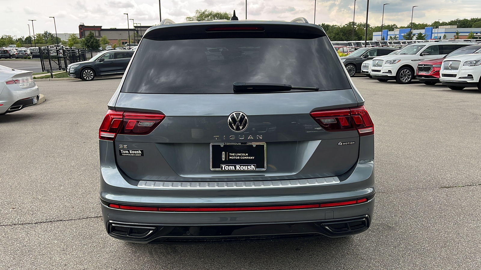 2022 Volkswagen Tiguan 2.0T SE R-Line Black 5