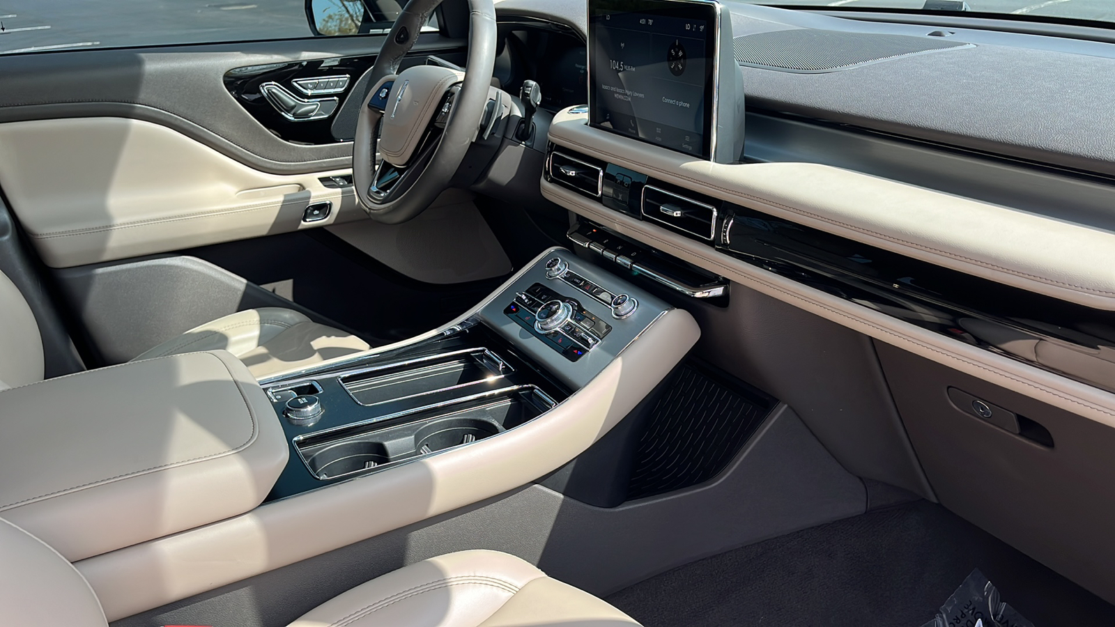 2020 Lincoln Aviator Standard 32