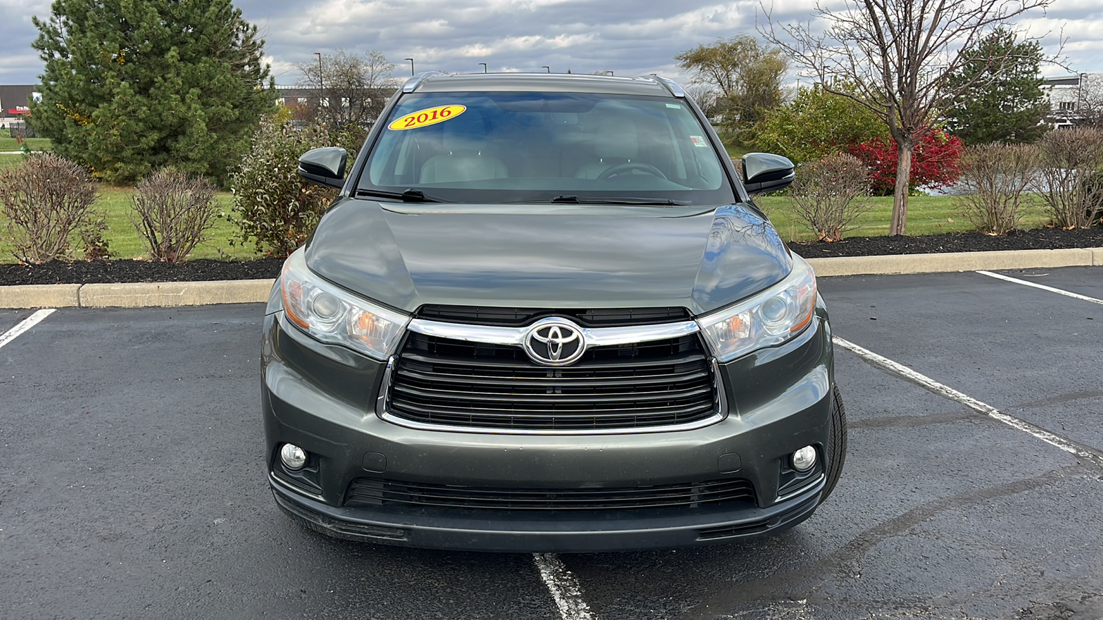 2016 Toyota Highlander XLE V6 2