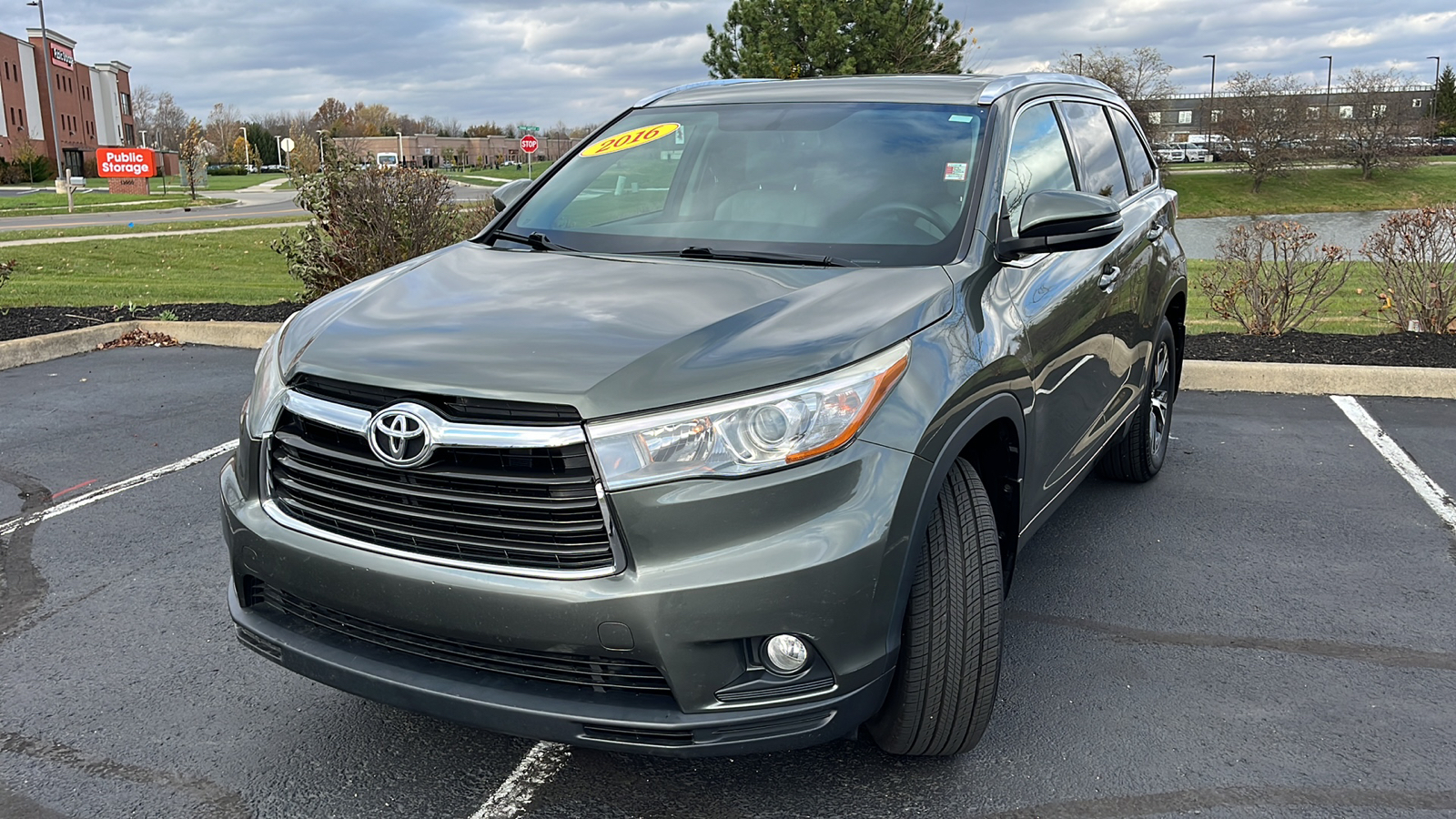 2016 Toyota Highlander XLE V6 3