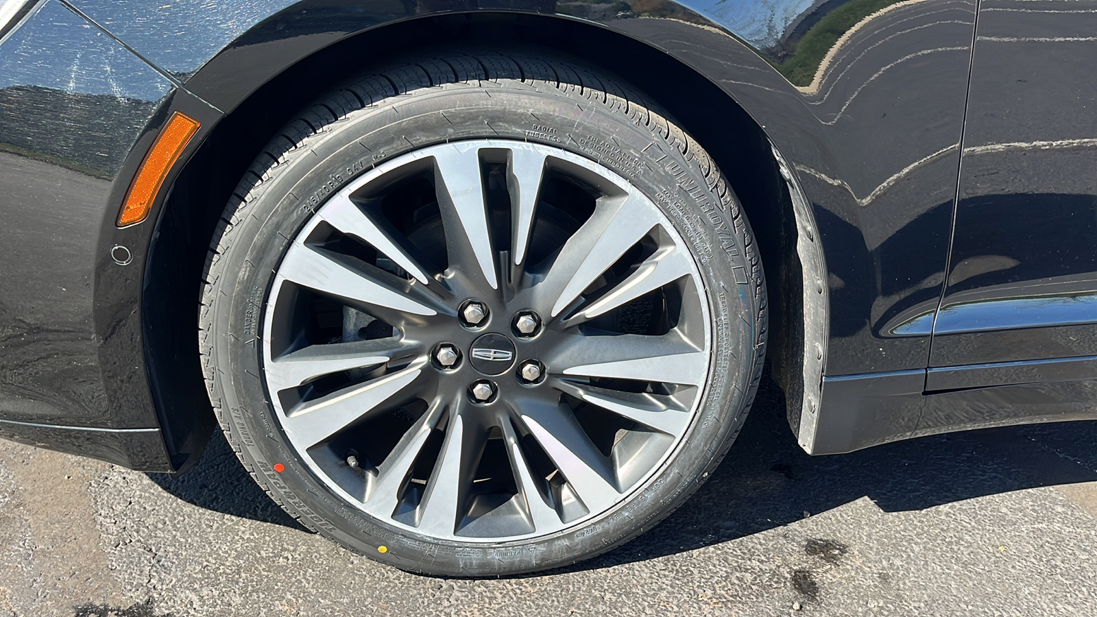 2018 Lincoln MKZ Hybrid Reserve 32