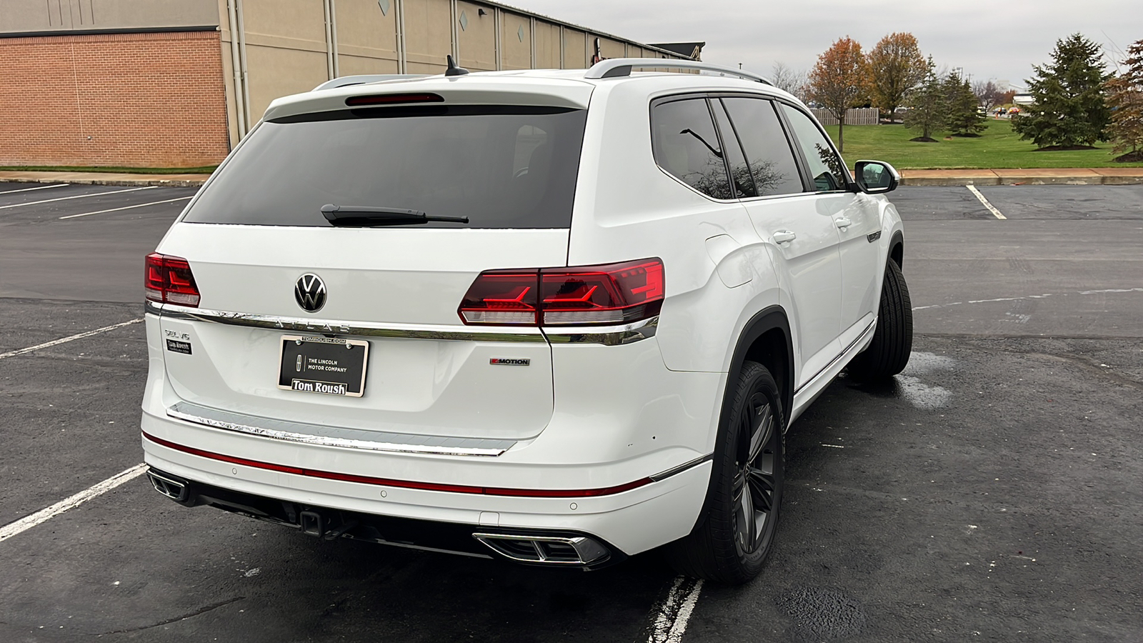 2022 Volkswagen Atlas 3.6L V6 SEL R-Line 6