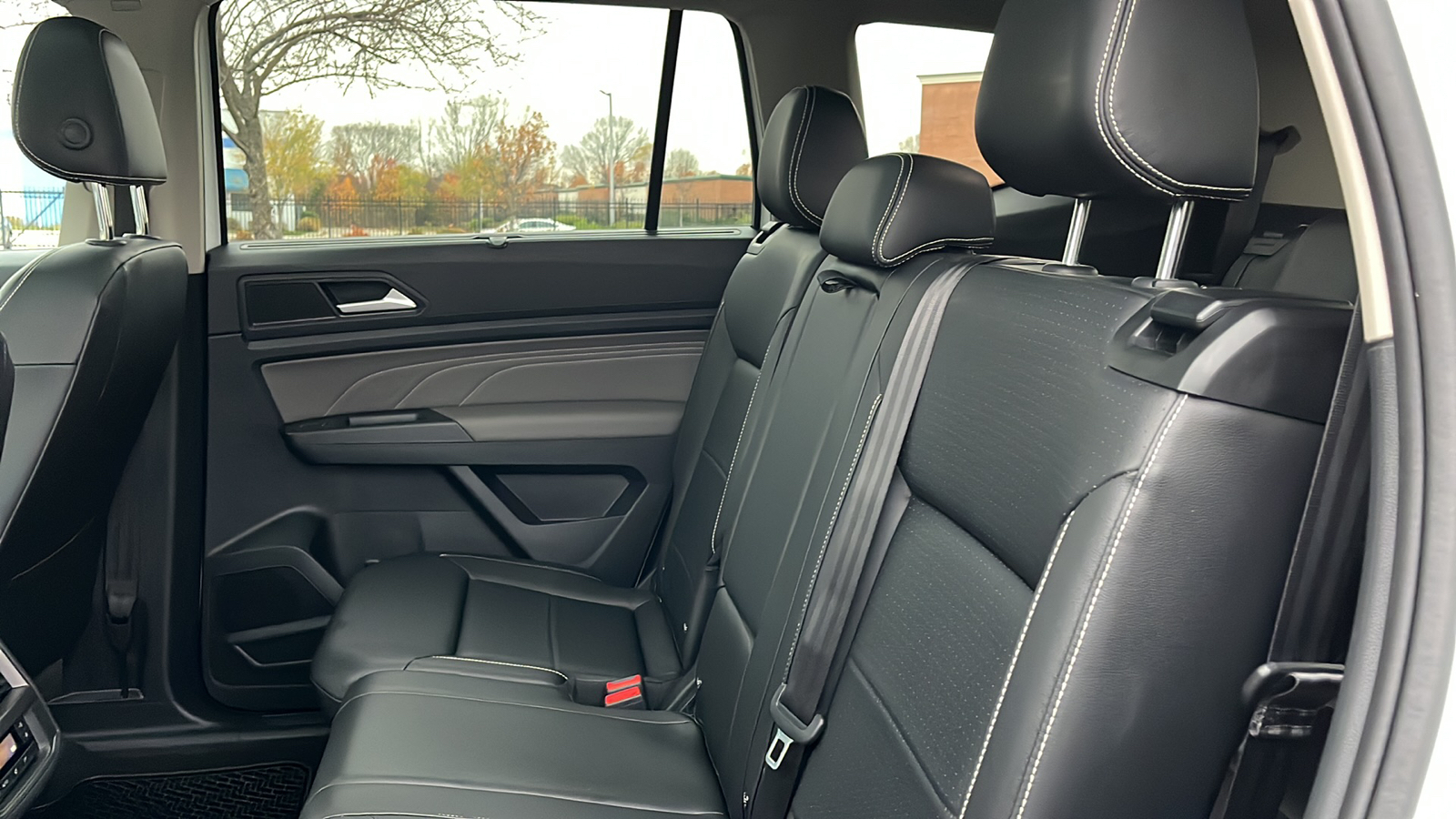 2022 Volkswagen Atlas 3.6L V6 SEL R-Line 22