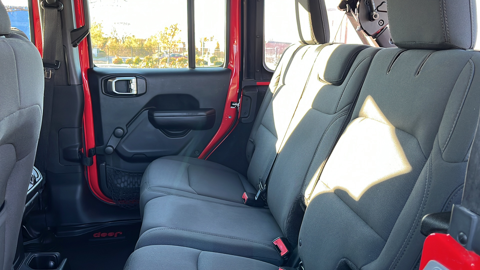 2018 Jeep Wrangler Unlimited Sport 19