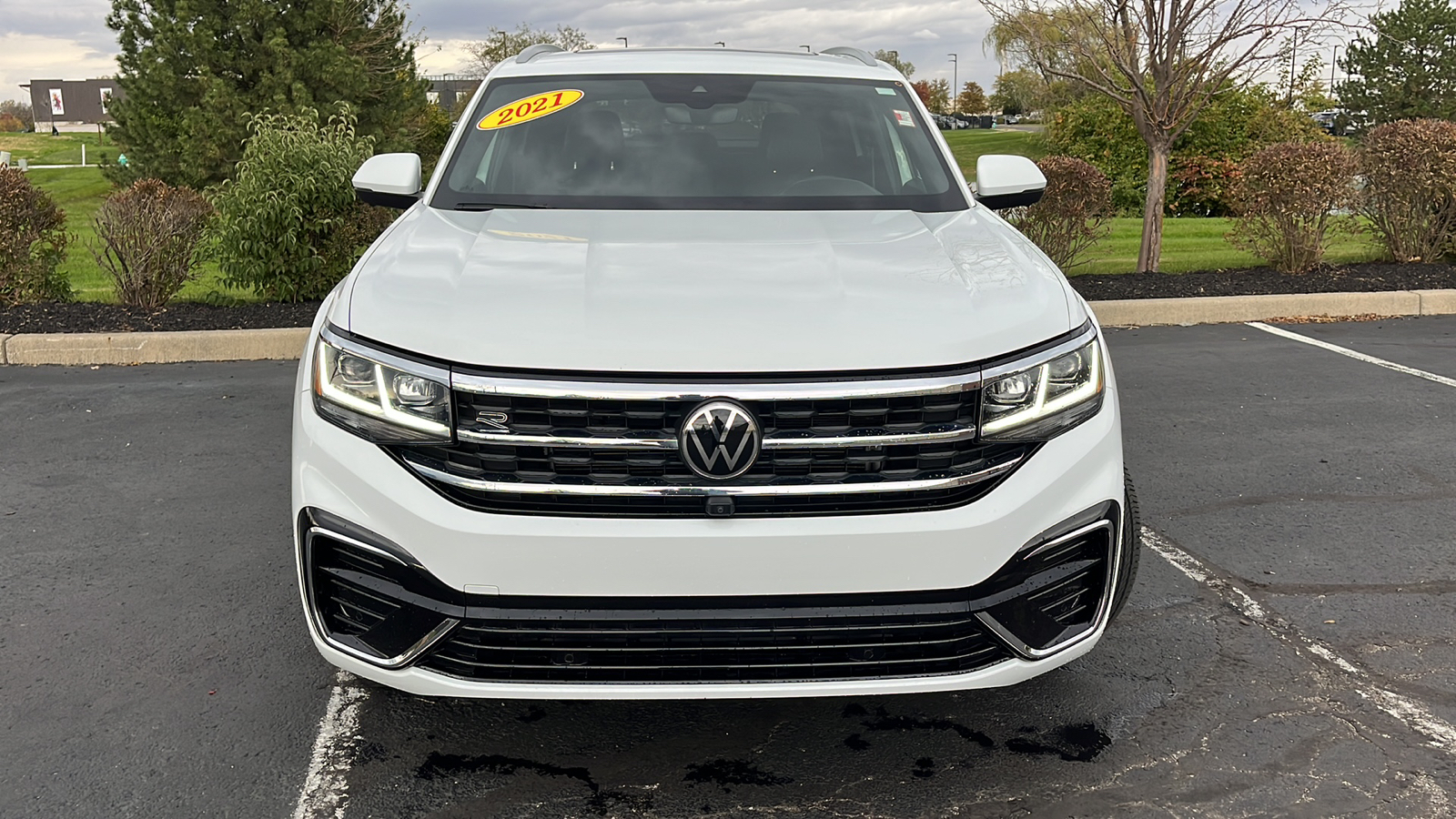 2021 Volkswagen Atlas Cross Sport 3.6L V6 SEL Premium R-Line 2