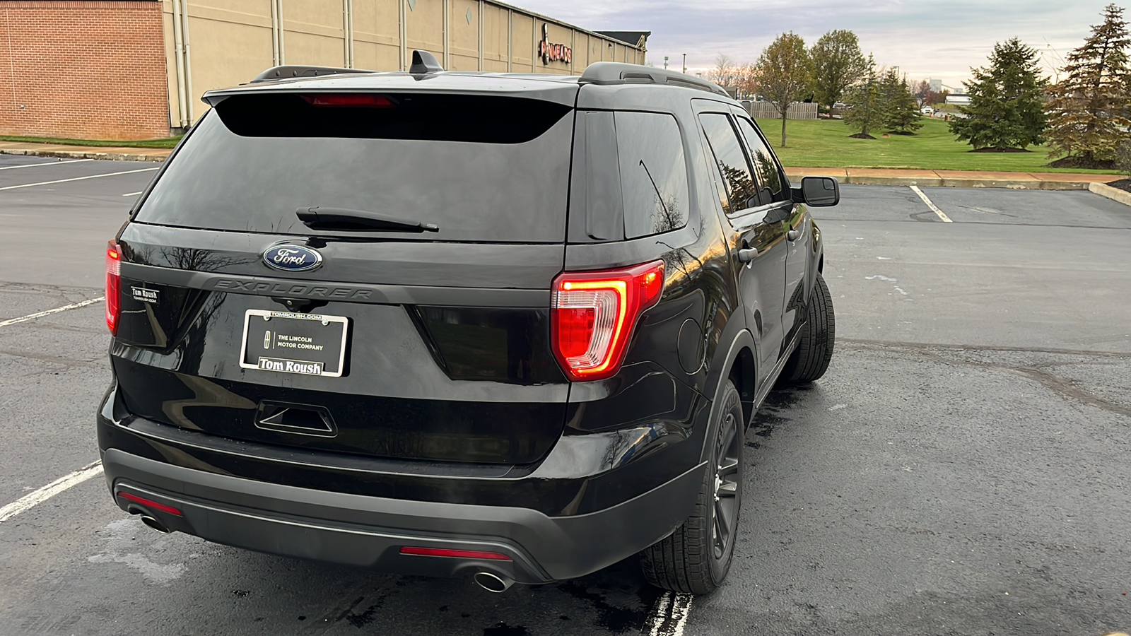 2017 Ford Explorer Base 6