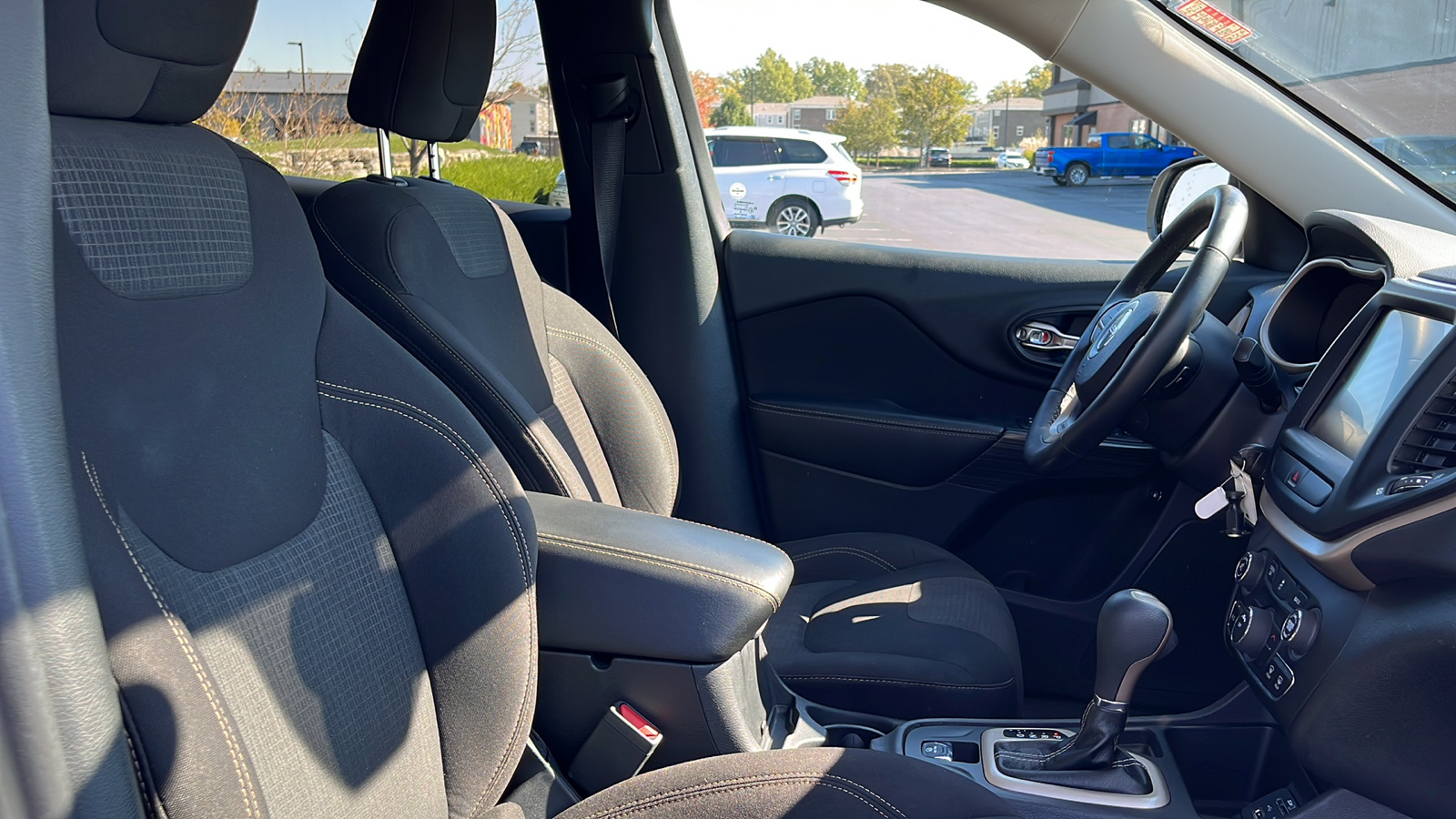 2017 Jeep Cherokee Latitude 29