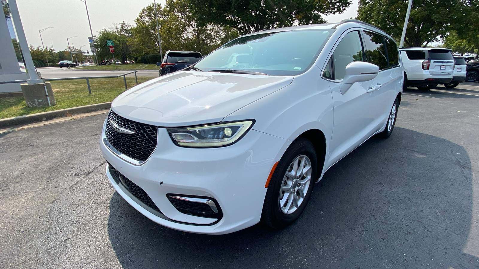 2022 Chrysler Pacifica Touring L 1