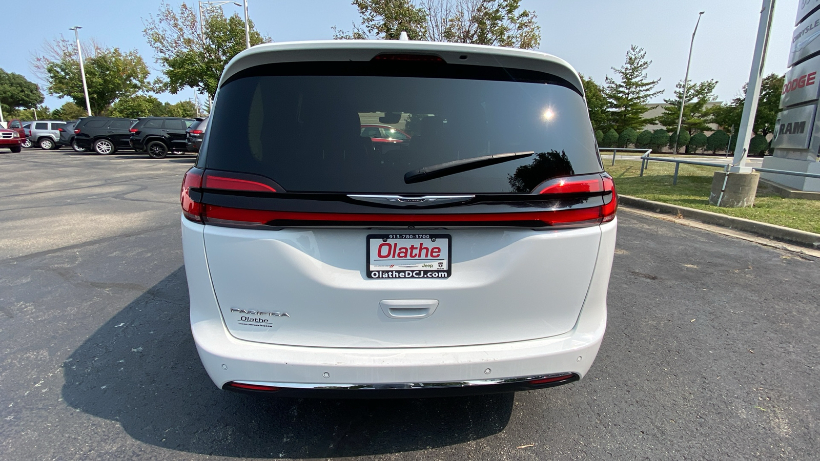 2022 Chrysler Pacifica Touring L 6