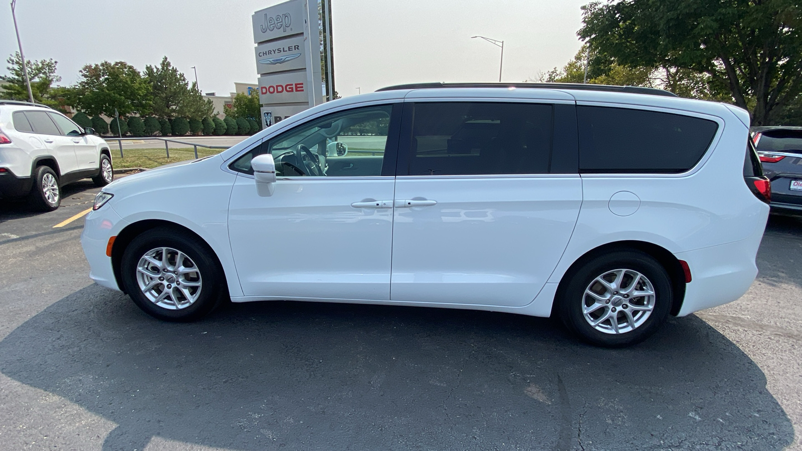 2022 Chrysler Pacifica Touring L 8