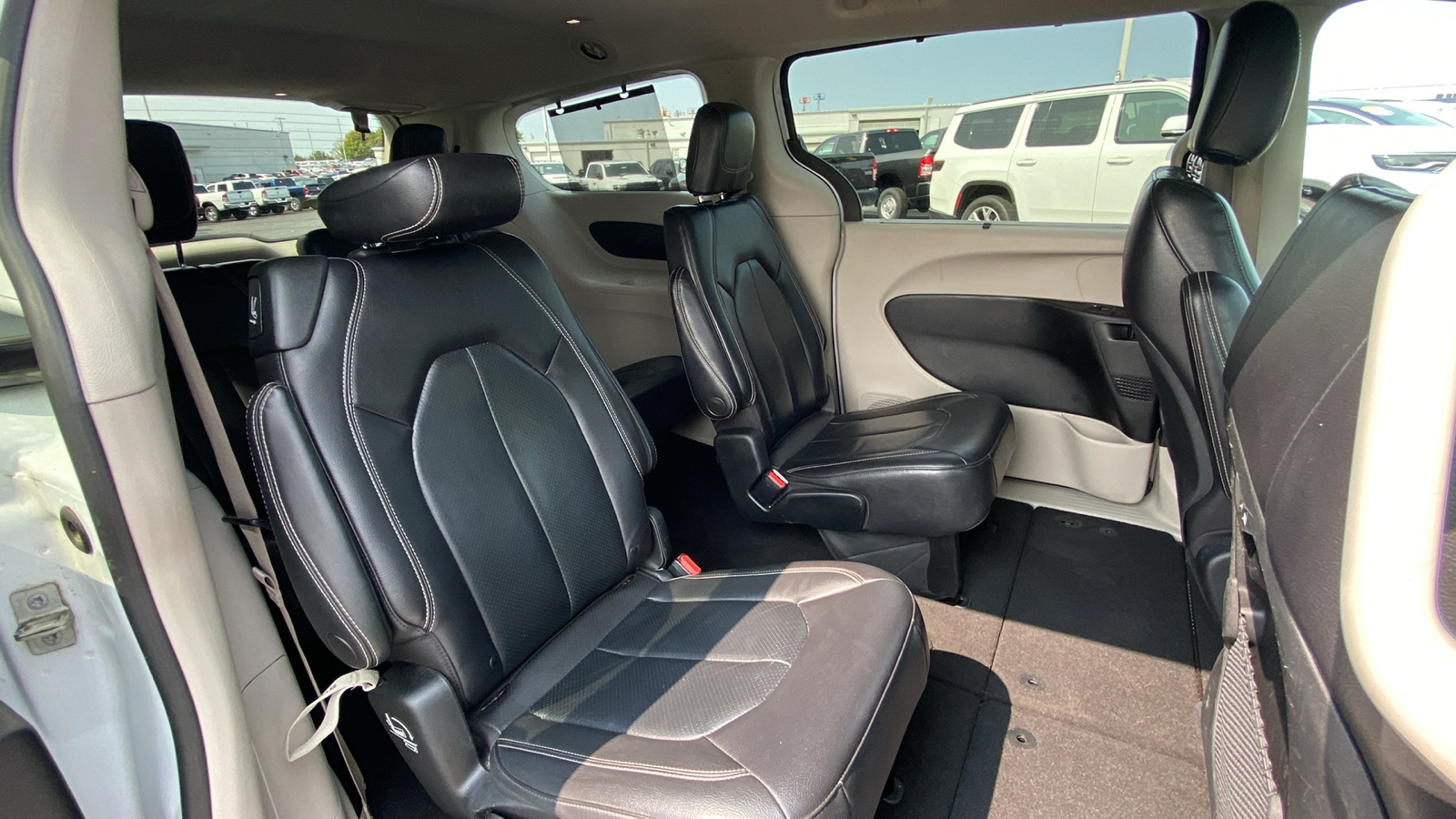 2022 Chrysler Pacifica Touring L 45