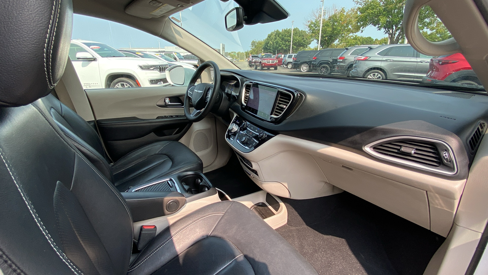 2022 Chrysler Pacifica Touring L 49