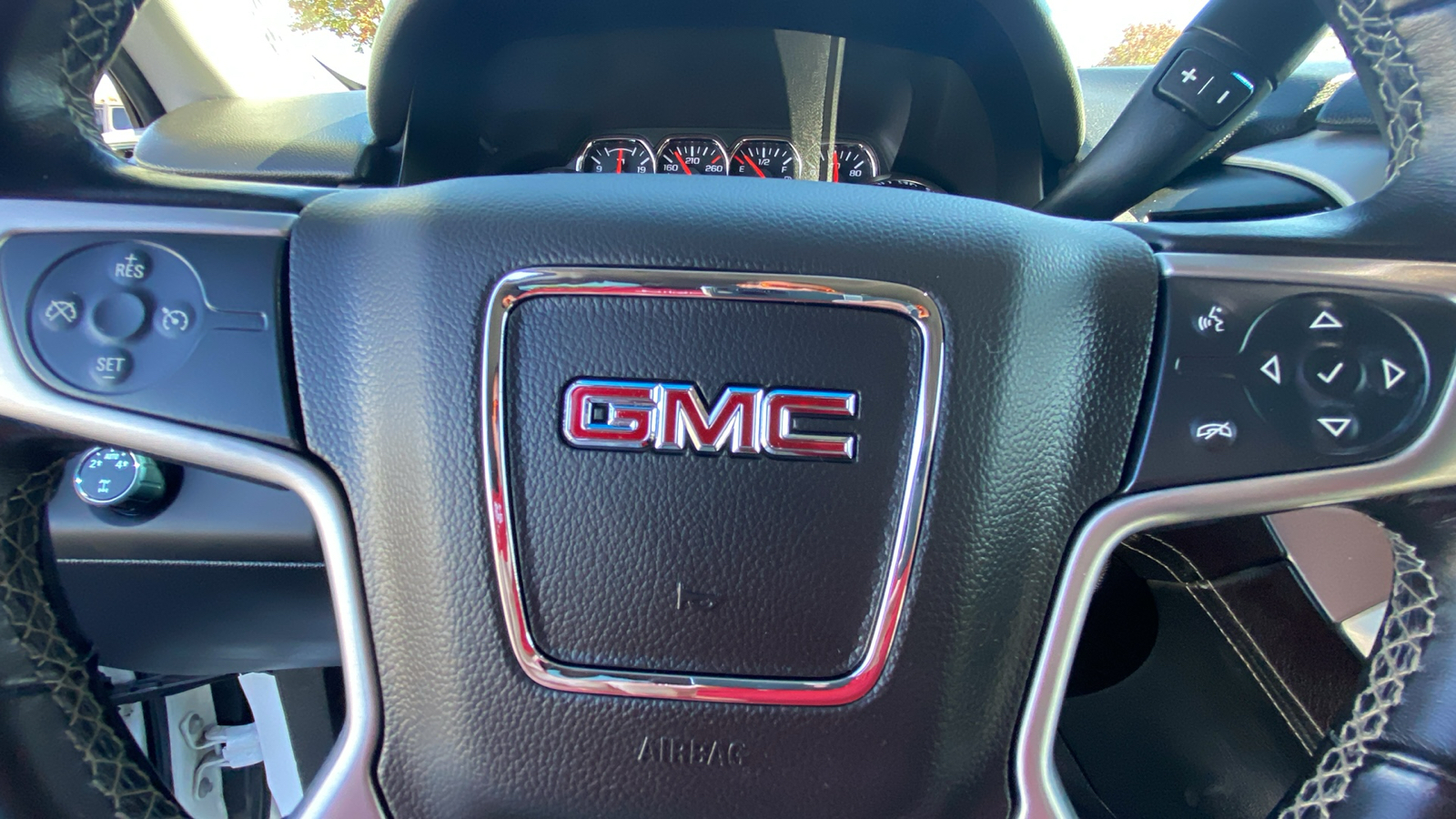 2015 GMC Yukon SLE 16