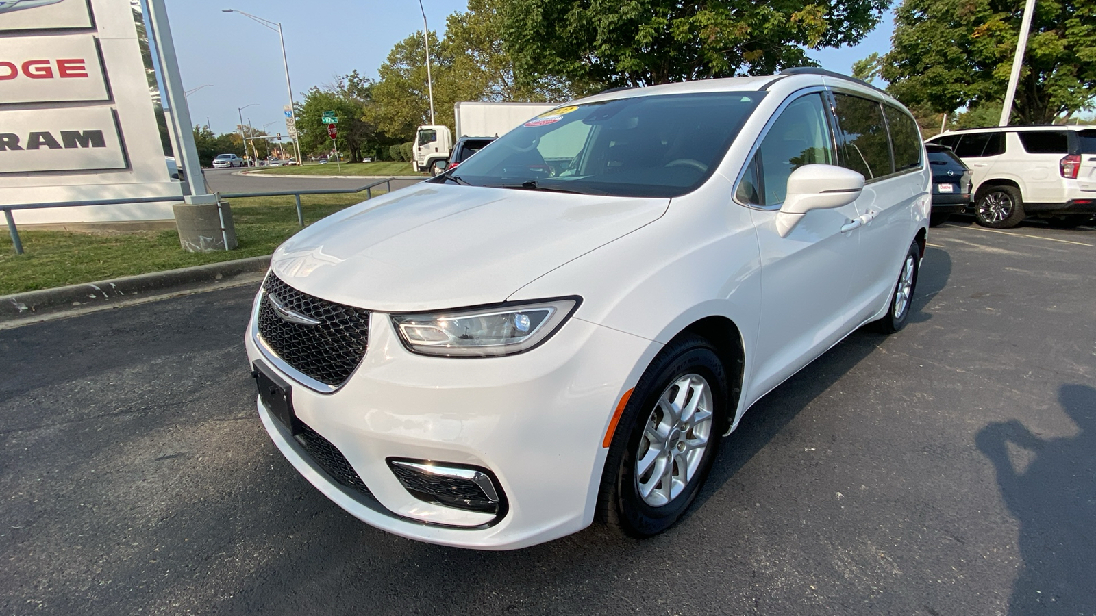 2022 Chrysler Pacifica Touring L 1