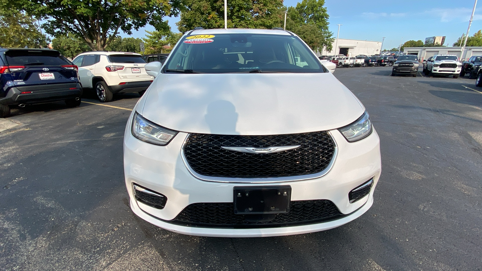 2022 Chrysler Pacifica Touring L 2