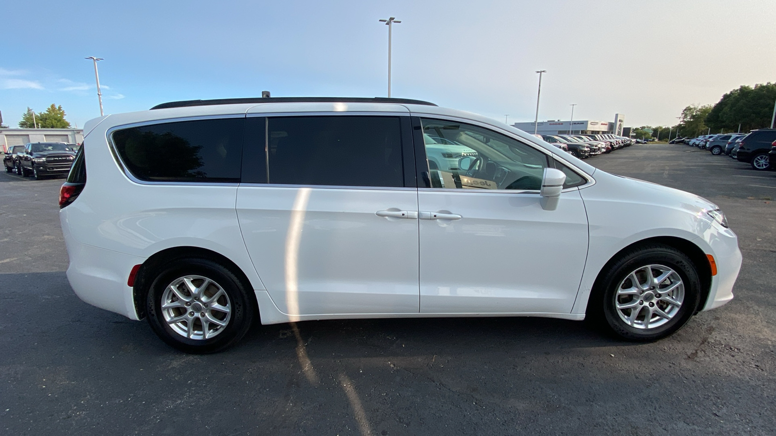 2022 Chrysler Pacifica Touring L 4