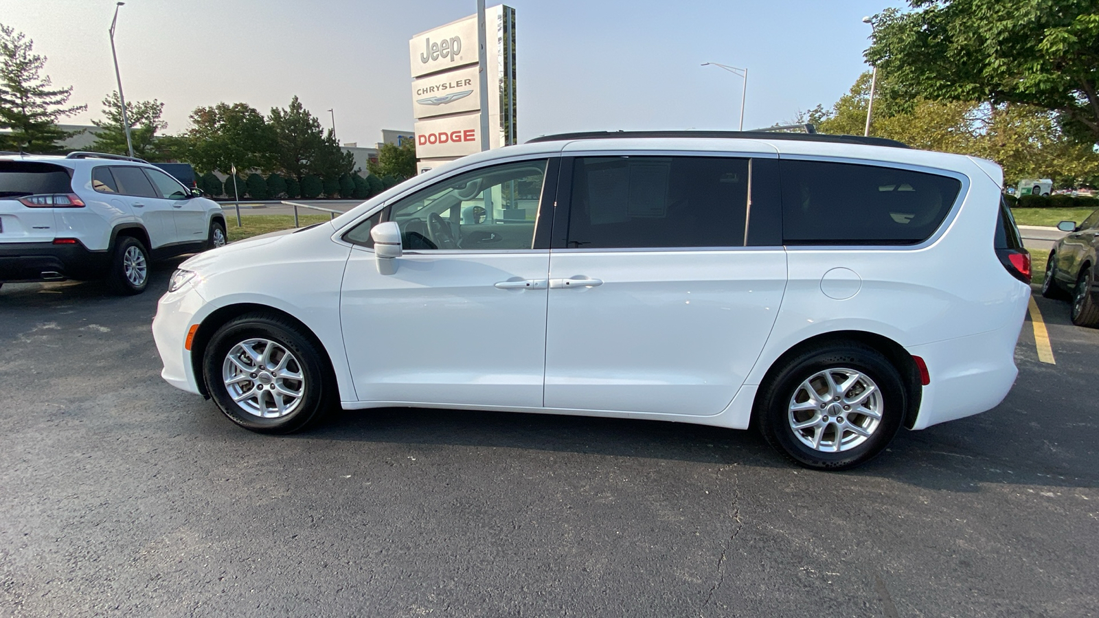 2022 Chrysler Pacifica Touring L 8