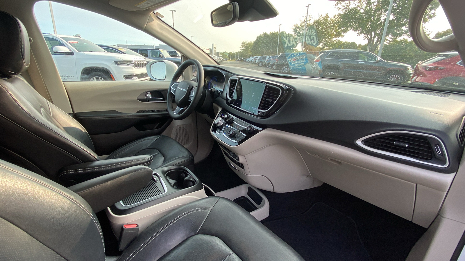 2022 Chrysler Pacifica Touring L 53