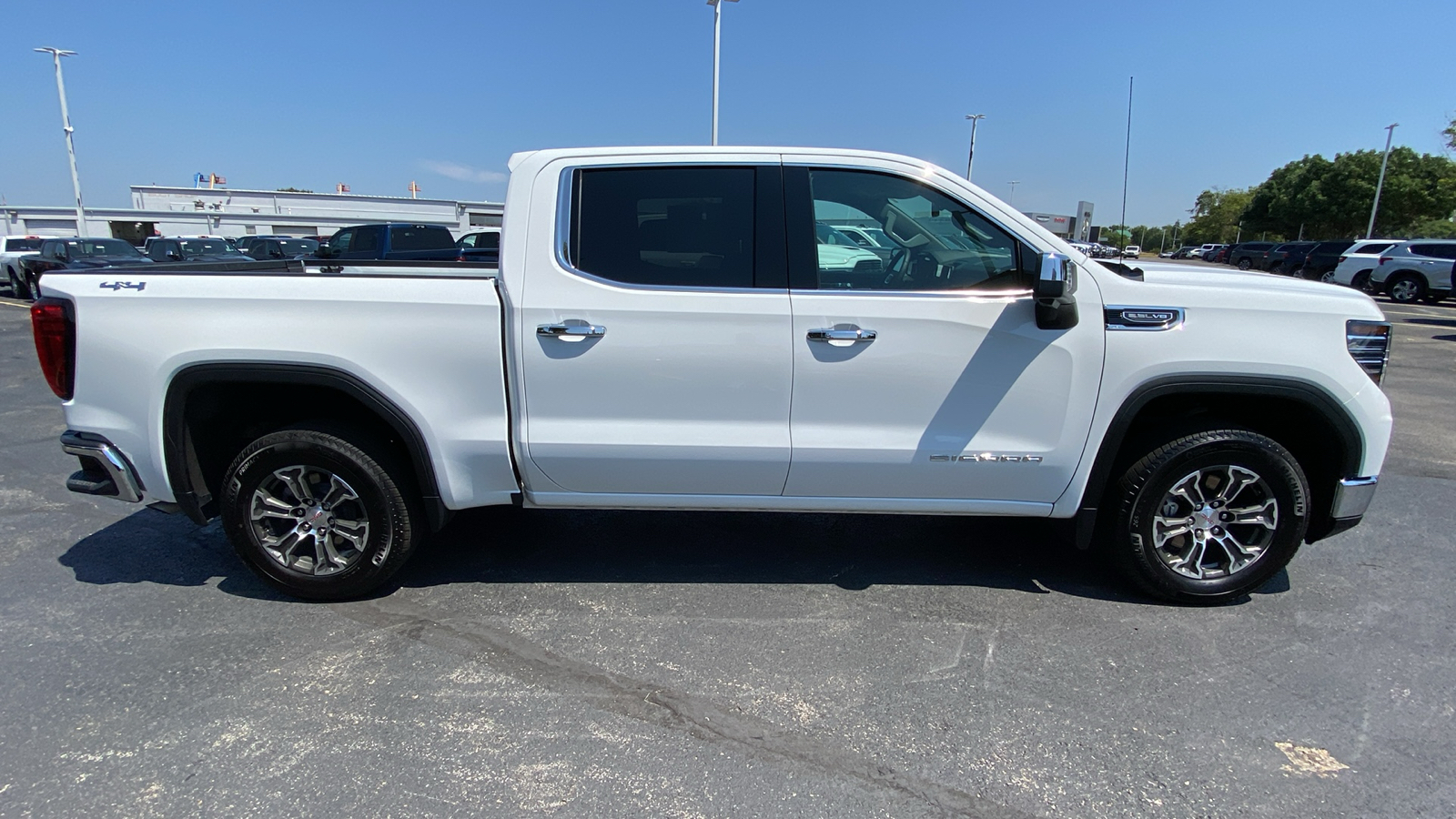 2024 GMC Sierra 1500 SLT 4