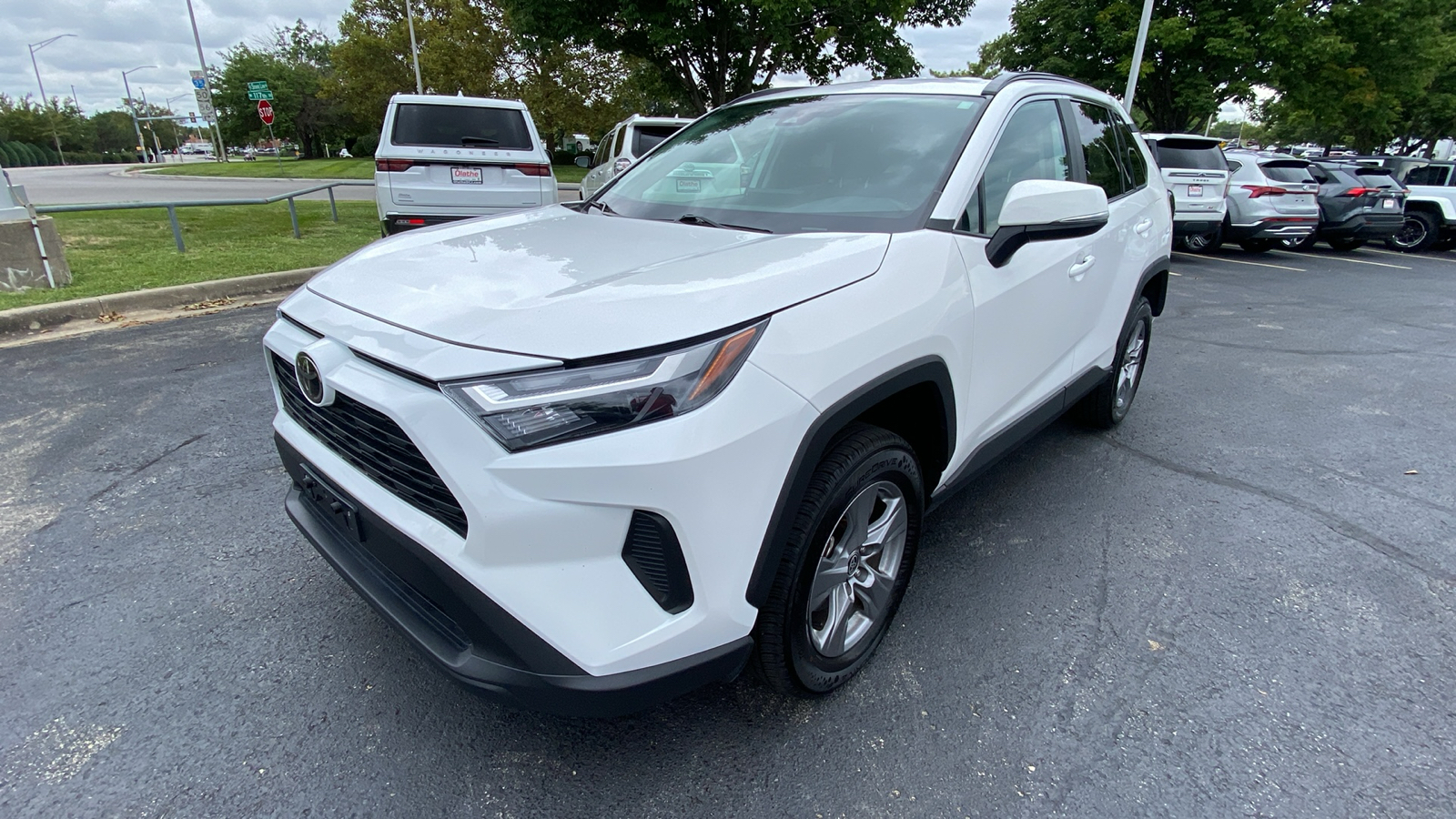 2022 Toyota RAV4 XLE 1