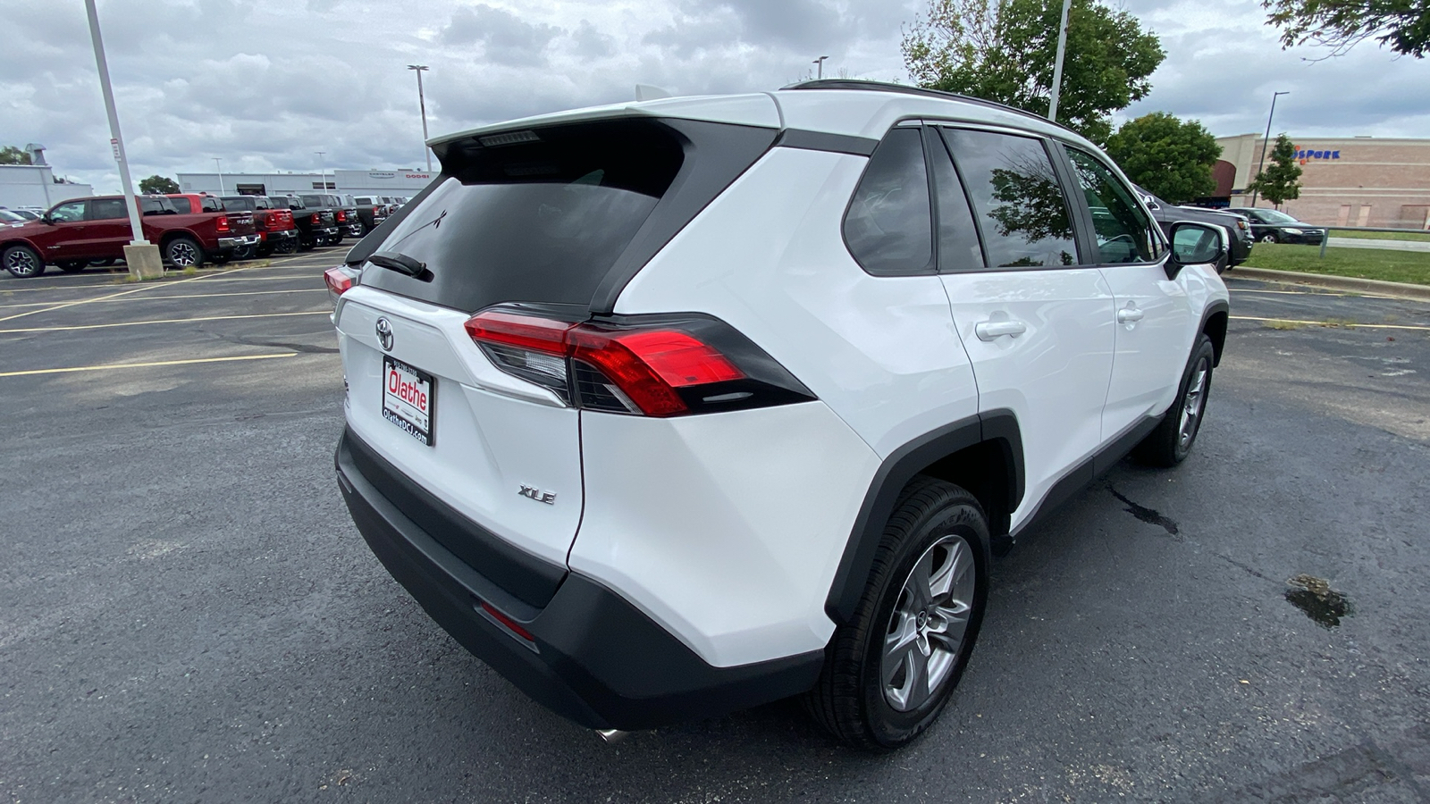 2022 Toyota RAV4 XLE 5