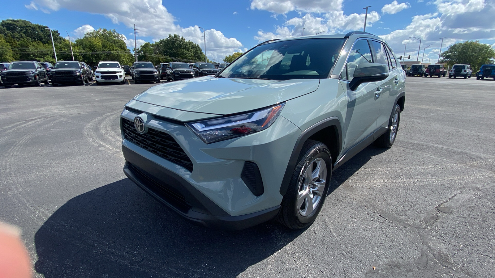 2022 Toyota RAV4 XLE 1