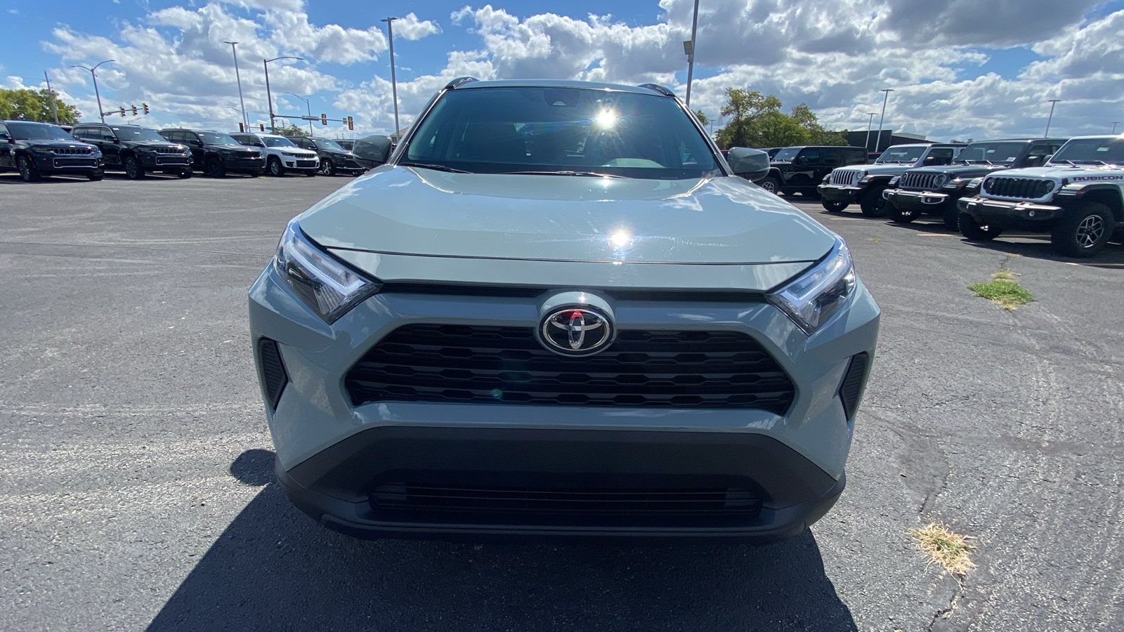 2022 Toyota RAV4 XLE 2