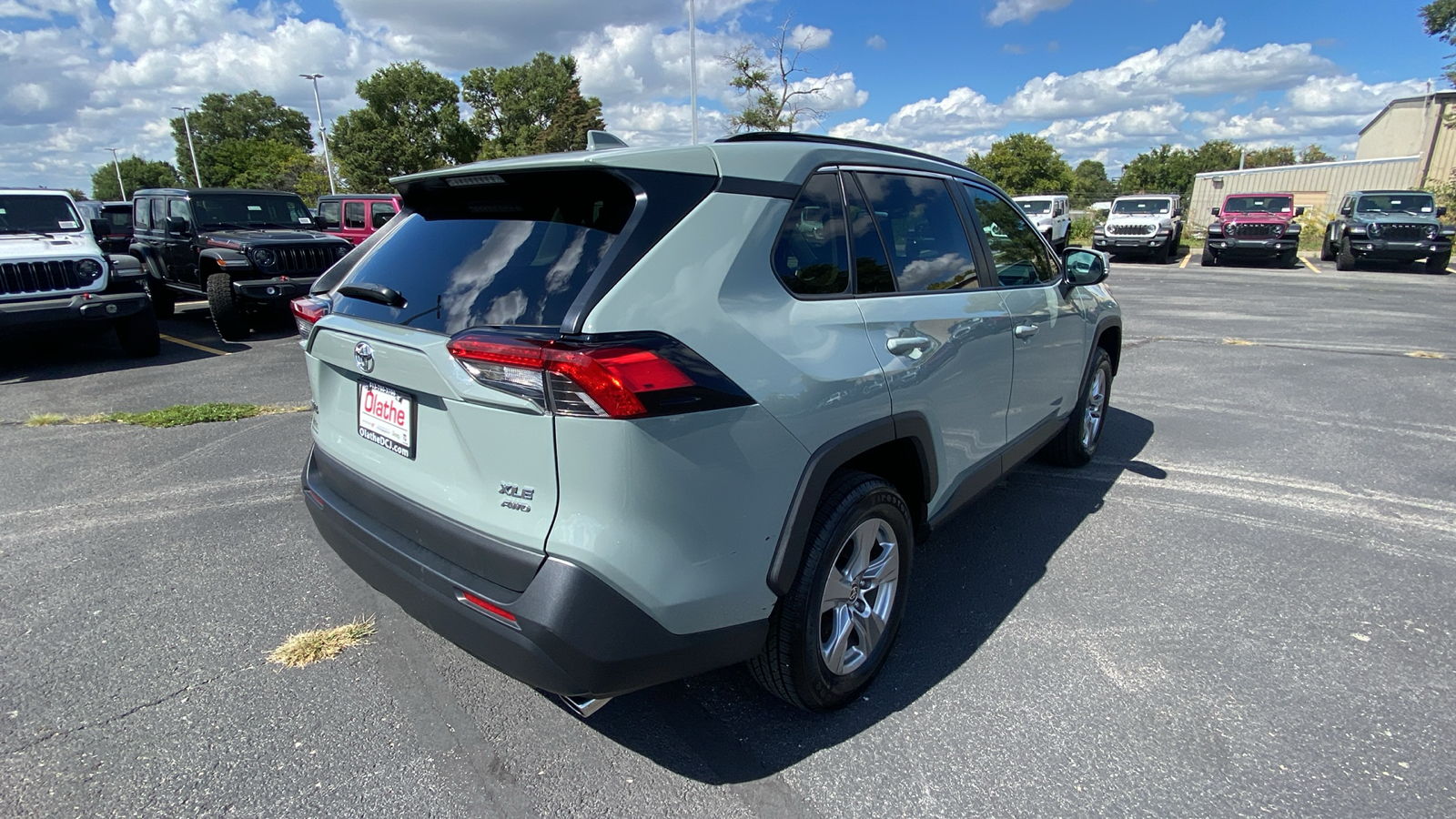 2022 Toyota RAV4 XLE 5