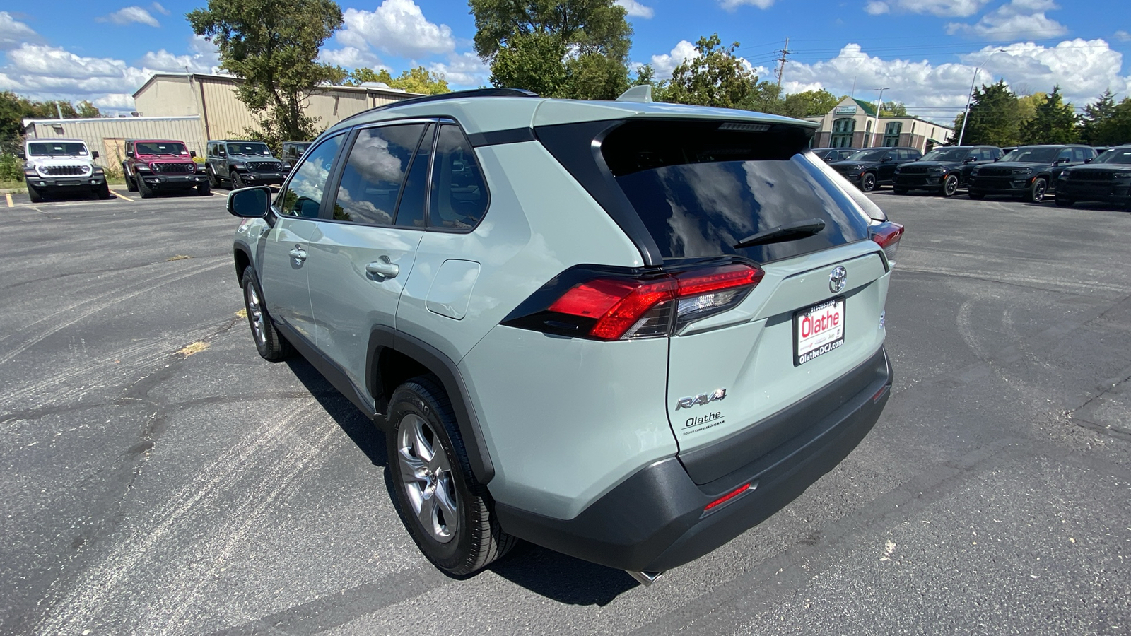 2022 Toyota RAV4 XLE 8