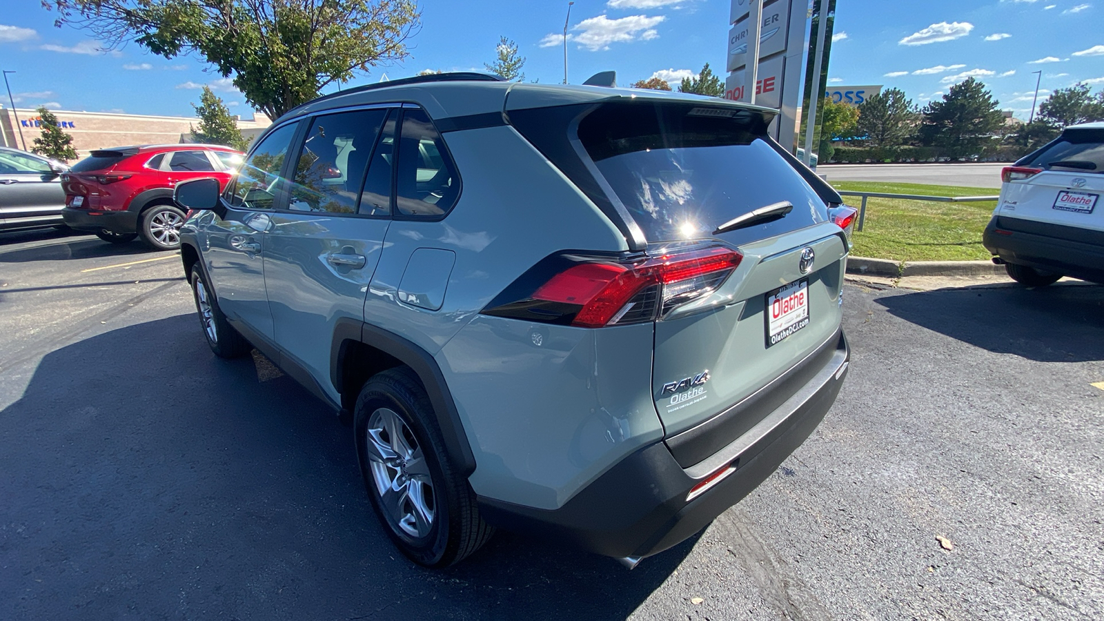 2023 Toyota RAV4 XLE 8