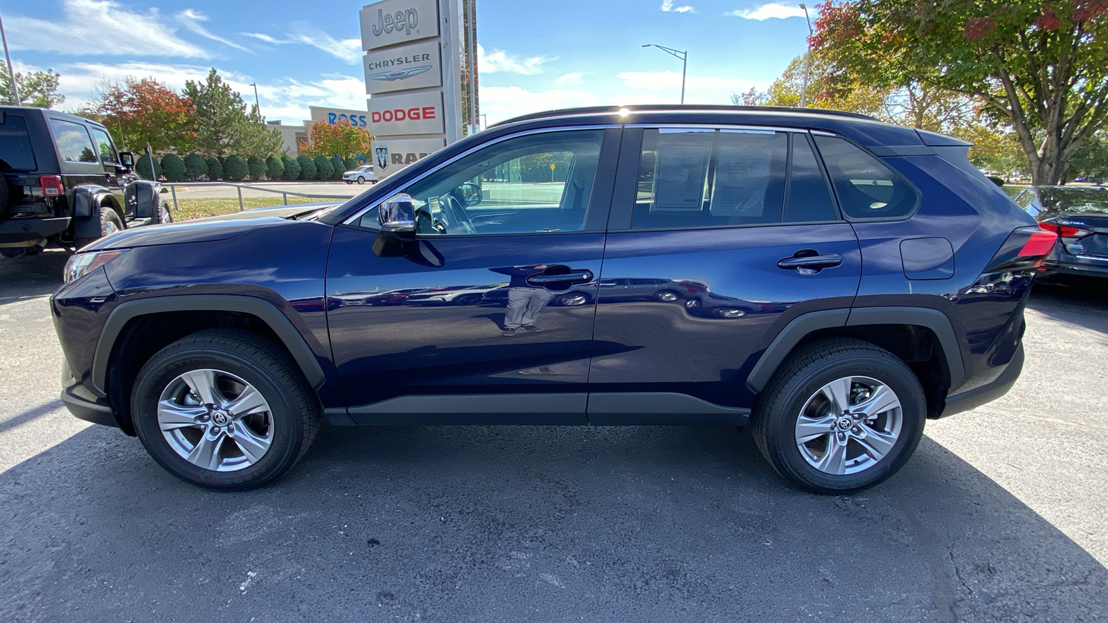 2024 Toyota RAV4 XLE 8