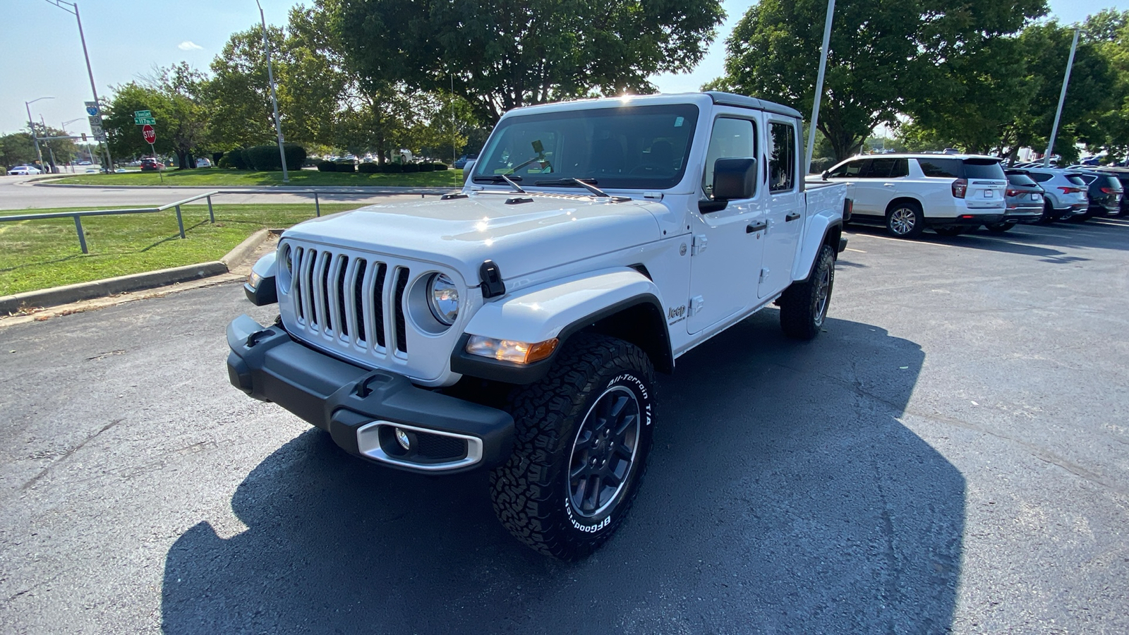 2023 Jeep Gladiator Overland 1