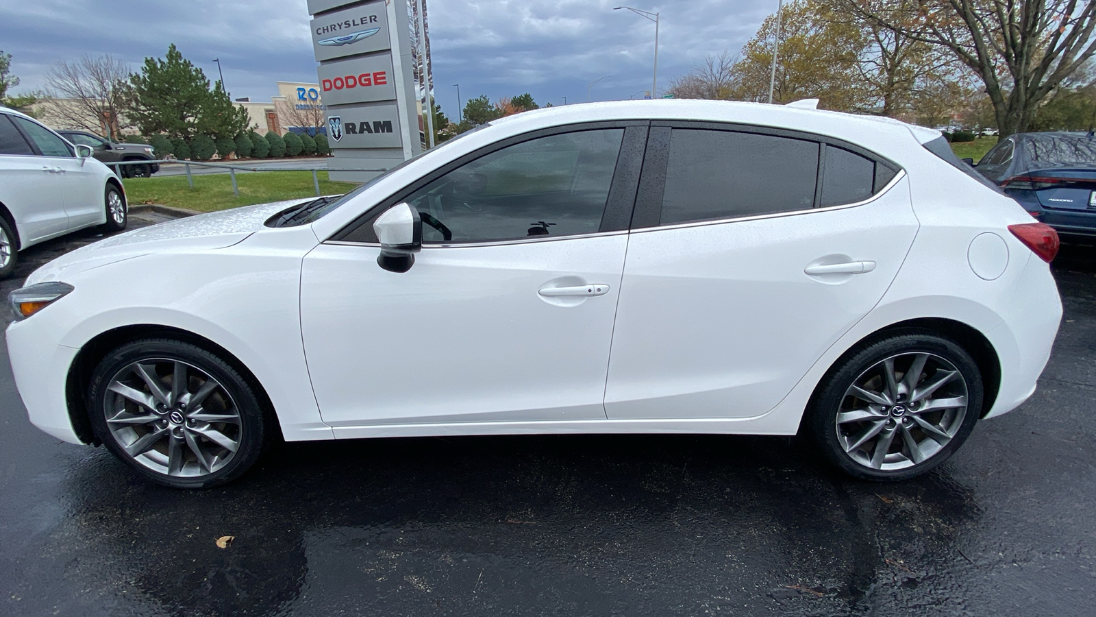 2018 Mazda Mazda3 Grand Touring 8