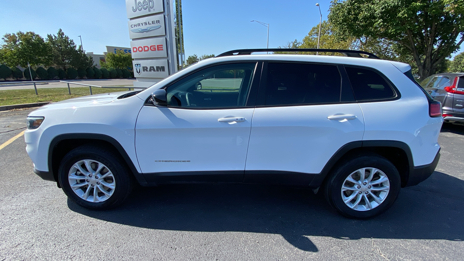 2022 Jeep Cherokee Latitude Lux 10