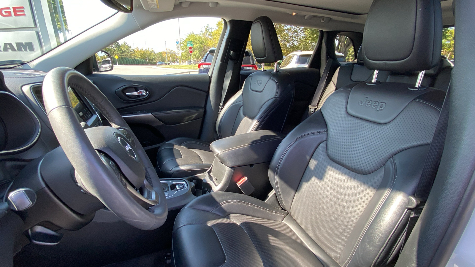 2022 Jeep Cherokee Latitude Lux 15