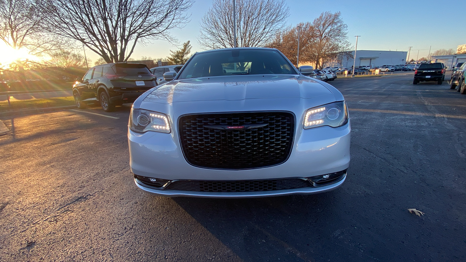 2023 Chrysler 300 S 3